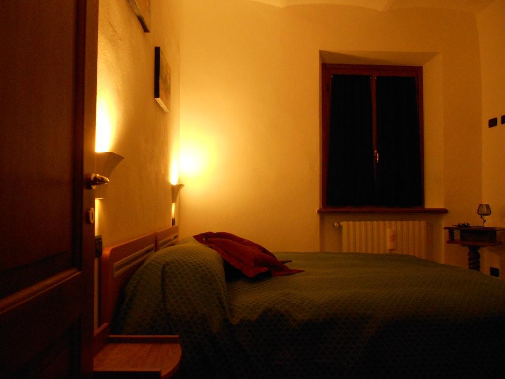 Il Grappolo In Langa Villa Monastero Bormida Szoba fotó